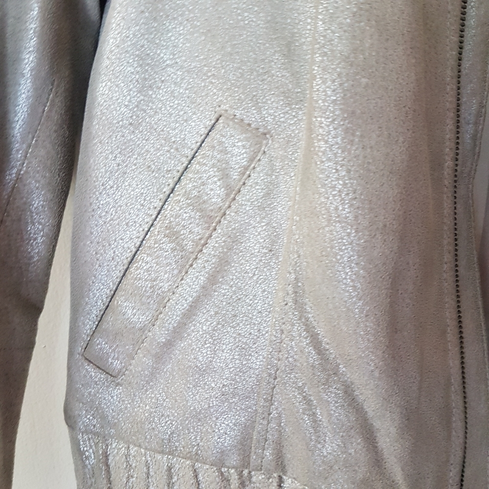 Pearly leather jacket - Picture 3 of 13